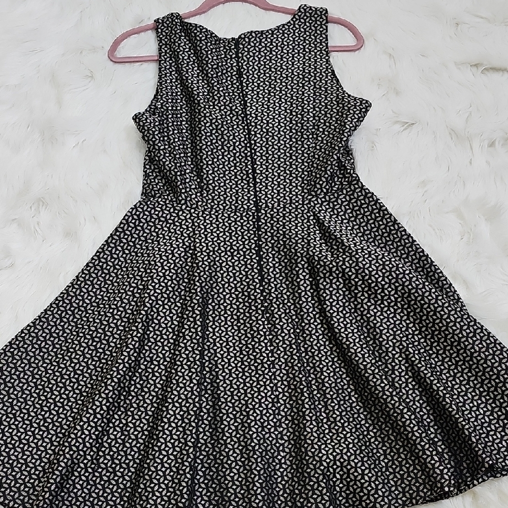 BB Dakota Monochrome Patterned Dress - Picture 8 of 15